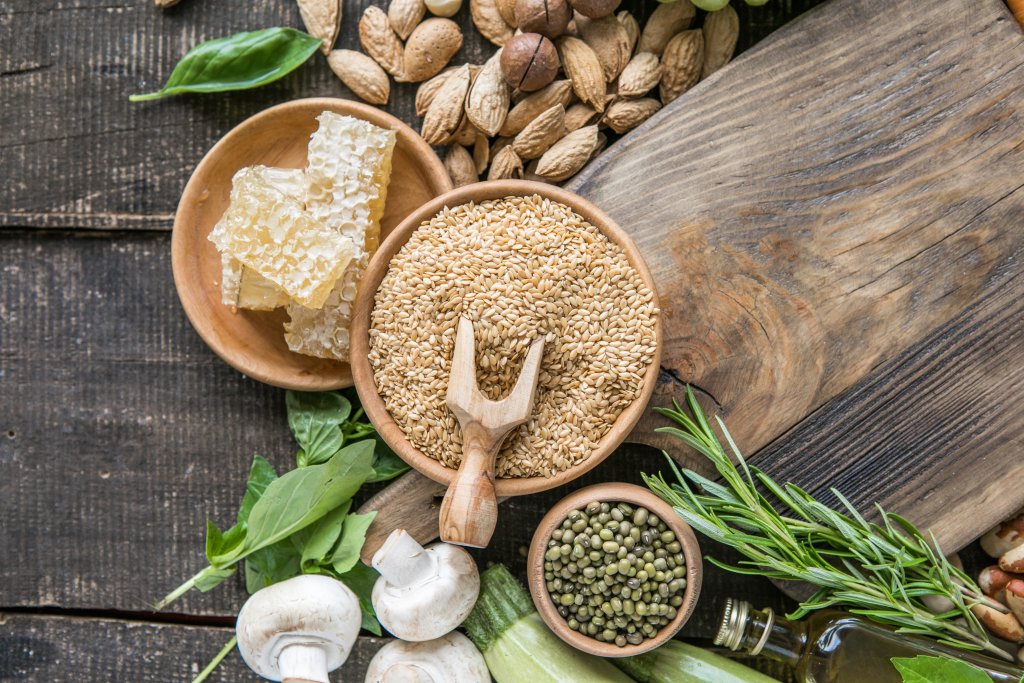 Diabetes: Healthy food as source vitamin B1, dietary fiber and other natural minerals